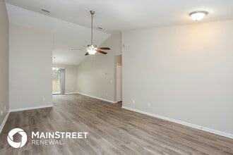 1541 Kingfisher Ln N in Jacksonville, FL - Foto de edificio - Building Photo