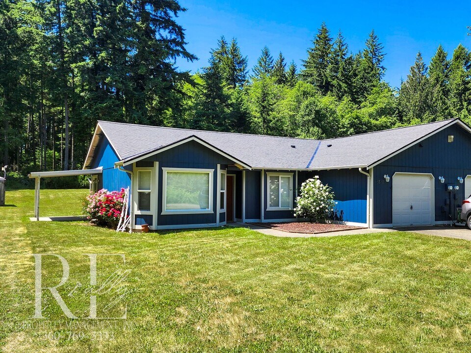5862 SW Reese Ln in Port Orchard, WA - Building Photo