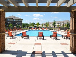 Prairie Lakes Apartments in Peoria, IL - Foto de edificio - Building Photo