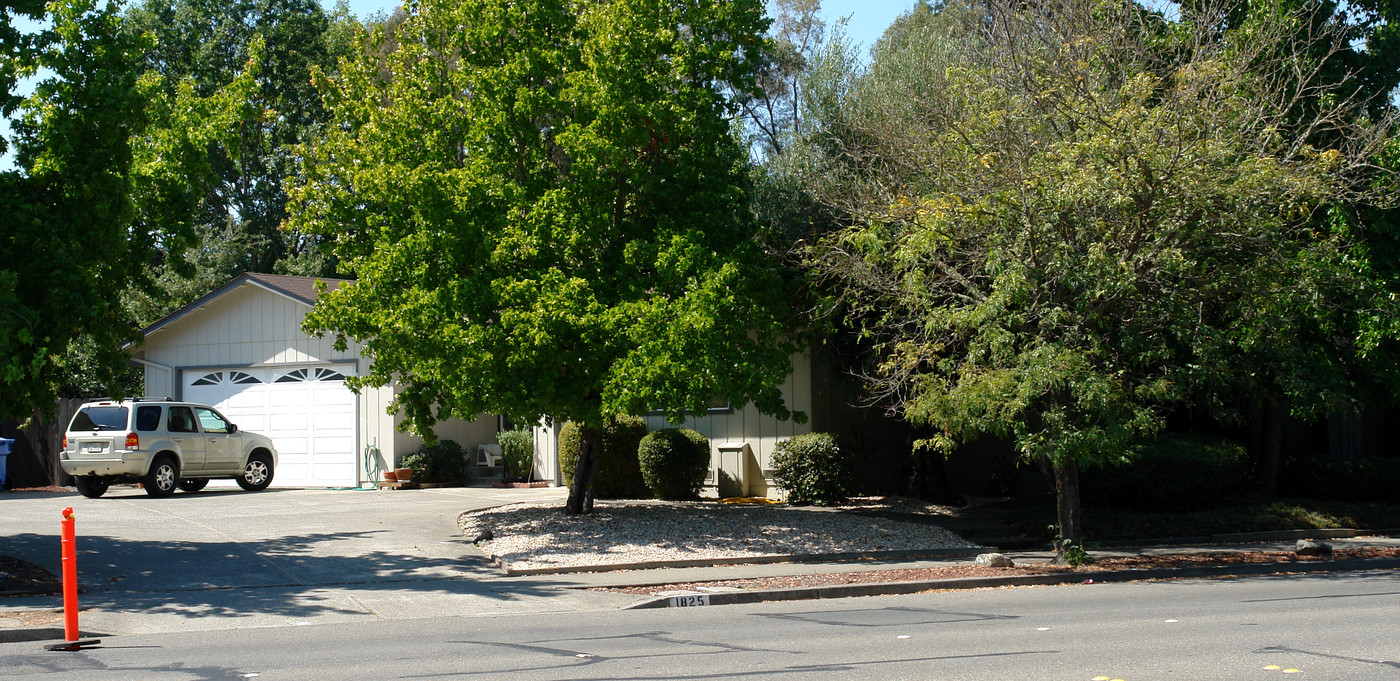 1821 Mission Blvd in Santa Rosa, CA - Building Photo