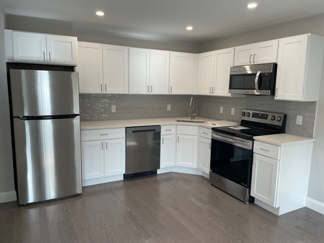 328 Bank in Harwich, MA - Building Photo - Building Photo