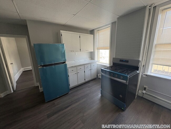 273 Maverick St in Boston, MA - Building Photo - Building Photo