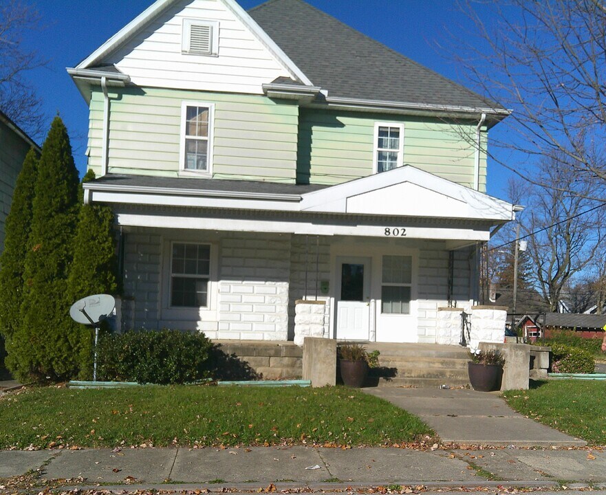 802 W 1st St, Unit 802 in Marion, IN - Building Photo
