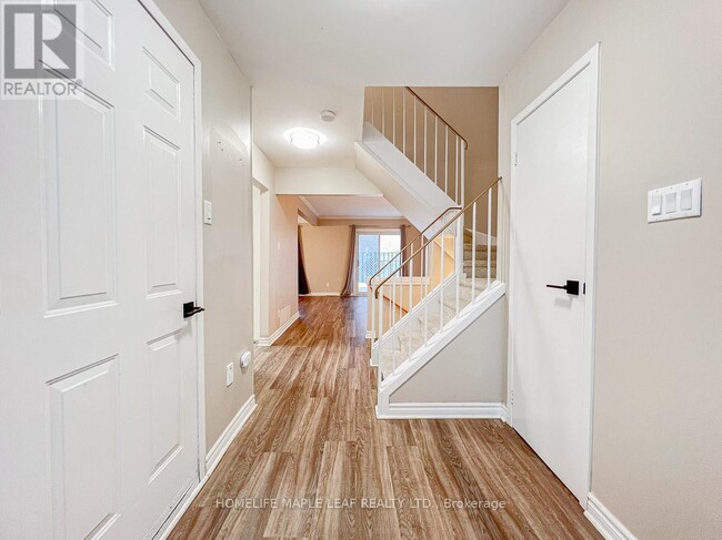 711 Osgoode Dr in London, ON - Building Photo - Building Photo