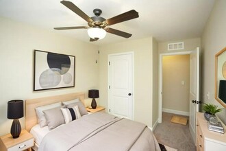 2151 SW Timbertrace Ln in Lee's Summit, MO - Foto de edificio - Building Photo