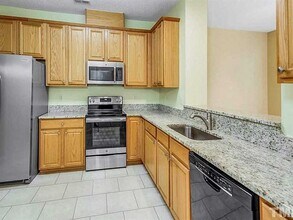 404 Sawgrass Hill Ct in Cary, NC - Building Photo - Building Photo