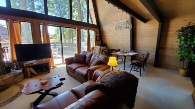 7549 Forest Glen Dr in Tahoe Vista, CA - Building Photo - Building Photo