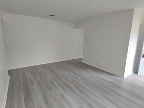 312 Dillon Dr in Virginia Beach, VA - Building Photo - Building Photo