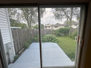 226 Walker Dr in Bolingbrook, IL - Building Photo - Building Photo