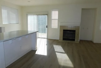 11765 Winewood St in Victorville, CA - Foto de edificio - Building Photo