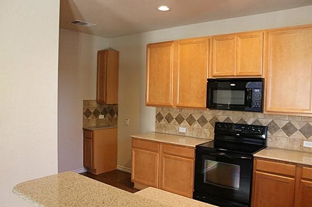 6325 Cedar Falls Dr in The Colony, TX - Foto de edificio - Building Photo