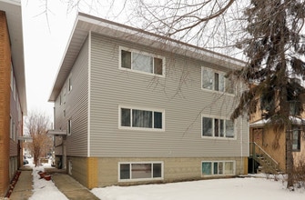 Button Place in Edmonton, AB - Building Photo - Building Photo