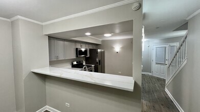 1926 Grove Ave in Schaumburg, IL - Building Photo - Building Photo