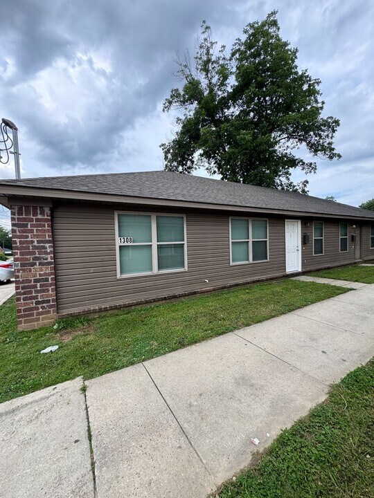 1308 W Monroe Ave in Jonesboro, AR - Building Photo