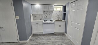 13177 228th St in Laurelton, NY - Building Photo