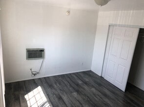 5660 Case Ave, Unit C in North Hollywood, CA - Foto de edificio - Building Photo
