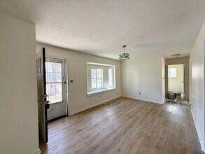 600 W Powahatan Ct in Independence, MO - Building Photo - Building Photo