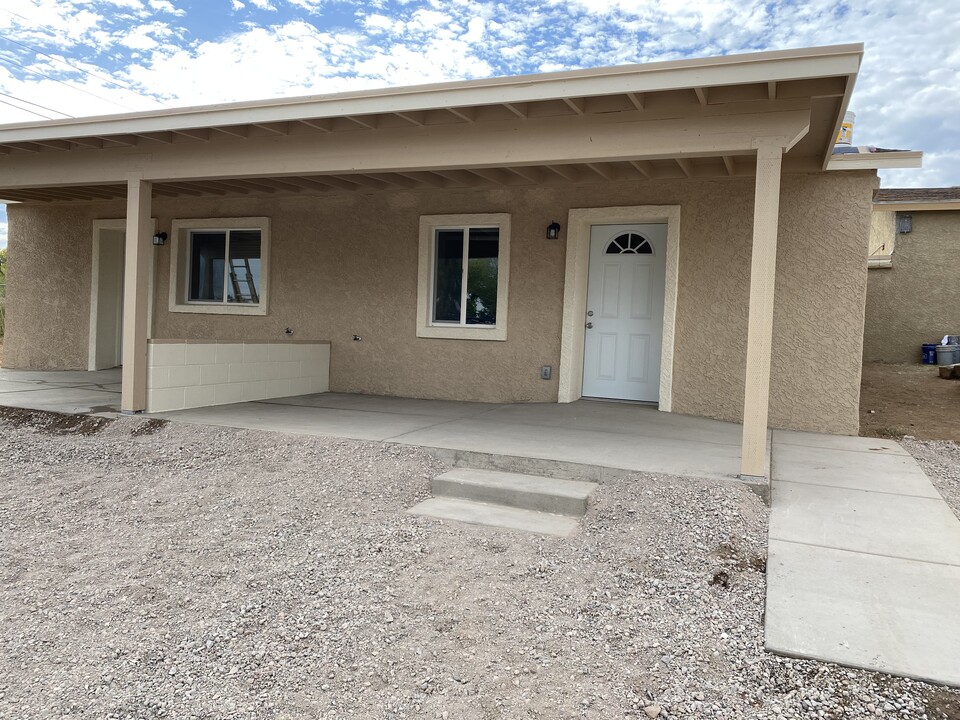 1001 Elledge Dr, Unit 2 in Sierra Vista, AZ - Building Photo