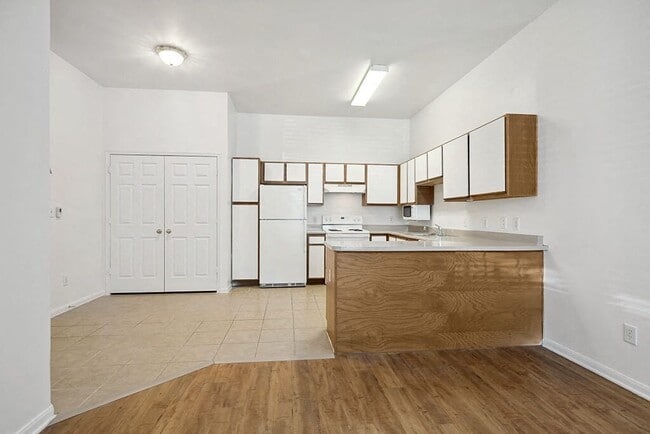 Fallbrook Ranch Apartments in Houston, TX - Building Photo - Building Photo