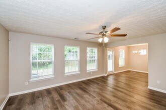 239 Topaz Dr in Dallas, GA - Building Photo - Building Photo