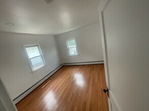 1721 Ferndale Ave, Unit 2 in Roslyn, PA - Building Photo - Building Photo