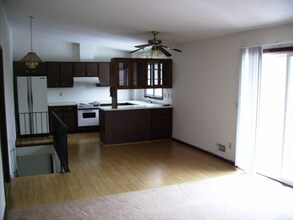 6312 Kutcher Ln in Eden Prairie, MN - Building Photo - Building Photo