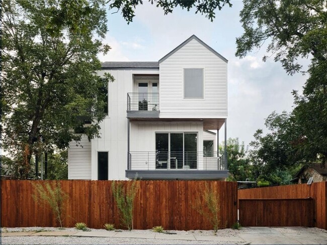 3208 Govalle Ave in Austin, TX - Building Photo - Building Photo