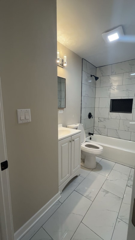 2808 Searles Ave in Rockford, IL - Foto de edificio - Building Photo