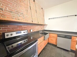 534 Massachusetts Ave, Unit 1 in Boston, MA - Building Photo - Building Photo