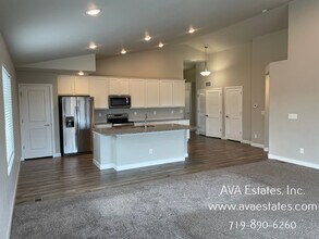 2403 Sunrise Ln in Pueblo, CO - Building Photo - Building Photo