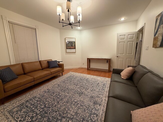 184 Green St, Unit 1 in Cambridge, MA - Building Photo - Building Photo