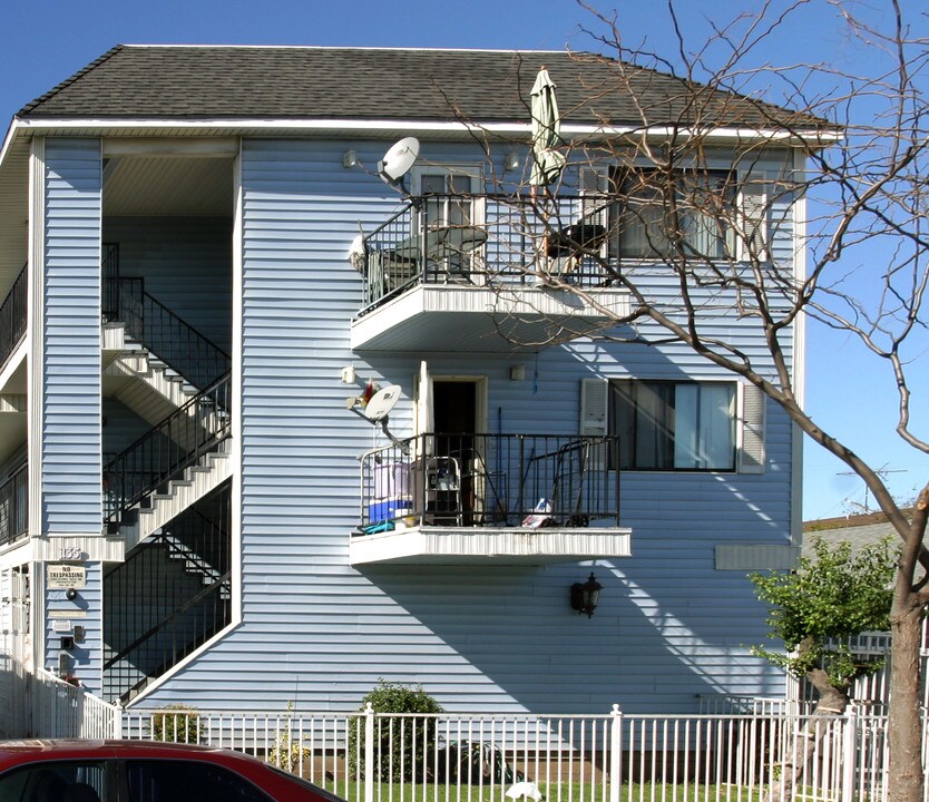 1135 Raymond Ave in Long Beach, CA - Building Photo