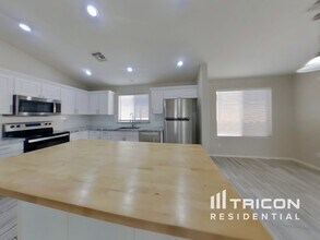 2696 W Angel Way in San Tan Valley, AZ - Building Photo - Building Photo