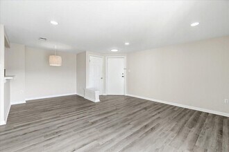 819 Stratford Way in Frederick, MD - Building Photo - Building Photo