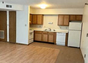 LYNNELLE LANDING APARTMENTS