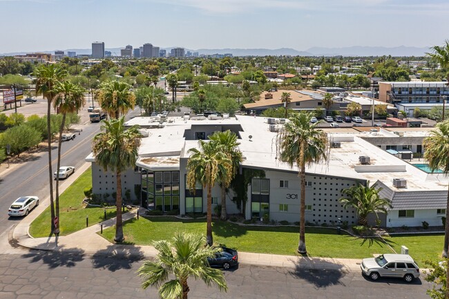 Skylar Apartments in Phoenix, AZ - Foto de edificio - Building Photo