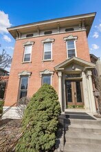 550 E Town St in Columbus, OH - Building Photo - Building Photo