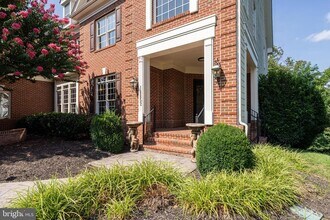 18852 Ridgeback Ct in Leesburg, VA - Building Photo - Building Photo