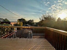 4721 University View Pl NE in Seattle, WA - Building Photo