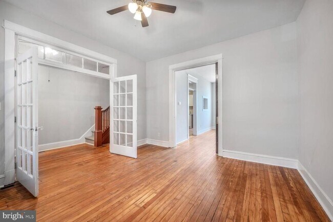property at 742 Newton Pl NW