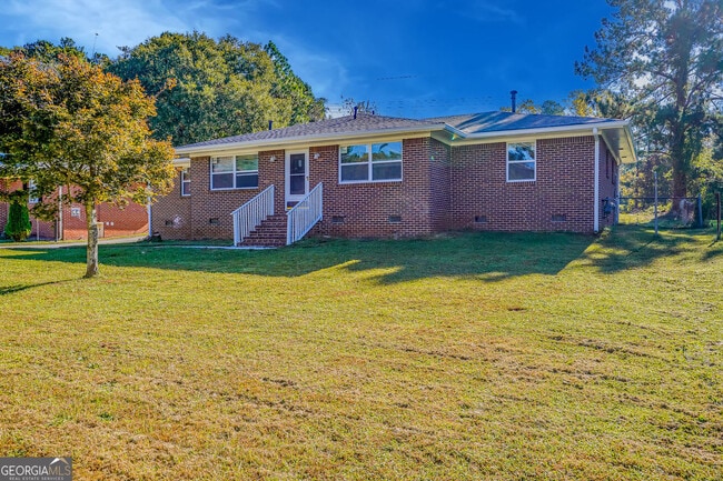 2877 Whispering Hills Dr