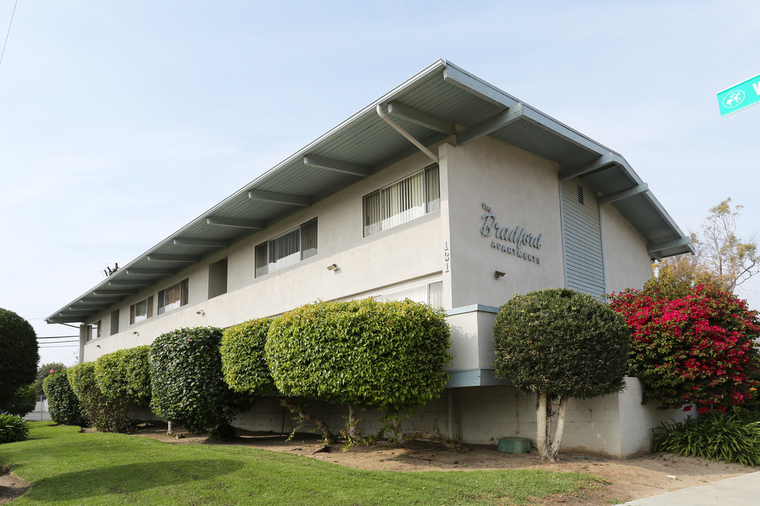 Bradford Apartments in Camarillo, CA - Building Photo