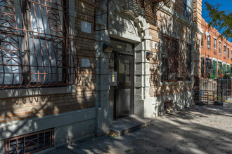 559 Kosciuszko St in Brooklyn, NY - Foto de edificio - Building Photo