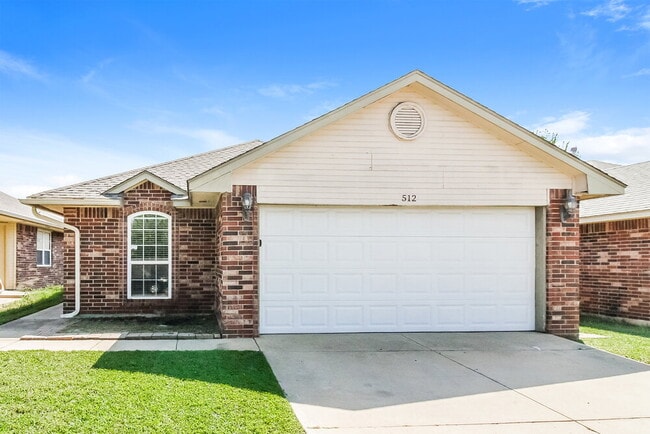 property at 512 SW 38th Terrace