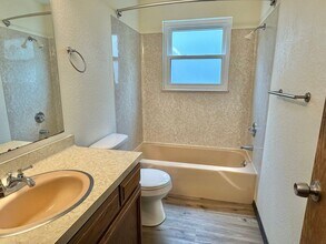 1722 NW 58th St in Seattle, WA - Building Photo - Building Photo