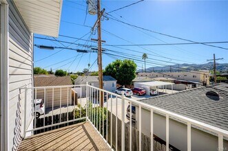 1030 Ruberta Ave in Glendale, CA - Building Photo - Building Photo