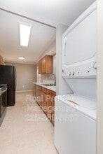 8155 Jefferson Hwy in Baton Rouge, LA - Building Photo - Building Photo