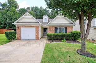 112 Stream Crossing Way in Greer, SC - Building Photo