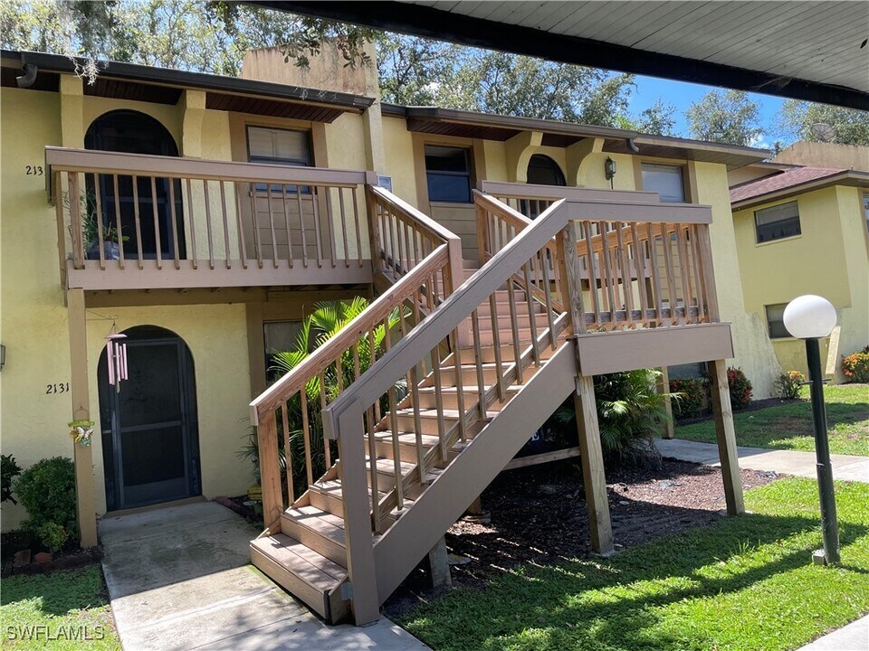 2137 Golfside Village Dr in Lehigh Acres, FL - Building Photo