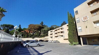 Carmel Heights in Los Angeles, CA - Foto de edificio - Building Photo